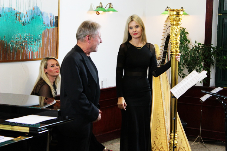 Když viola rozmlouvá s harfou - Jitka Hosprová, Kateřina Englichová a Zdenek Merta 1