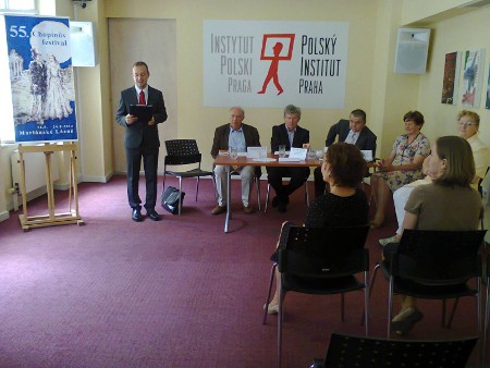 predstavitele-spolecnosti-f.-chopina-v-cr-na-polskem-institutu-praha.jpg