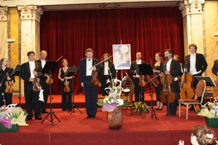 koncert-ivana-zenateho-a-prazske-komorni-filharmonie.jpg